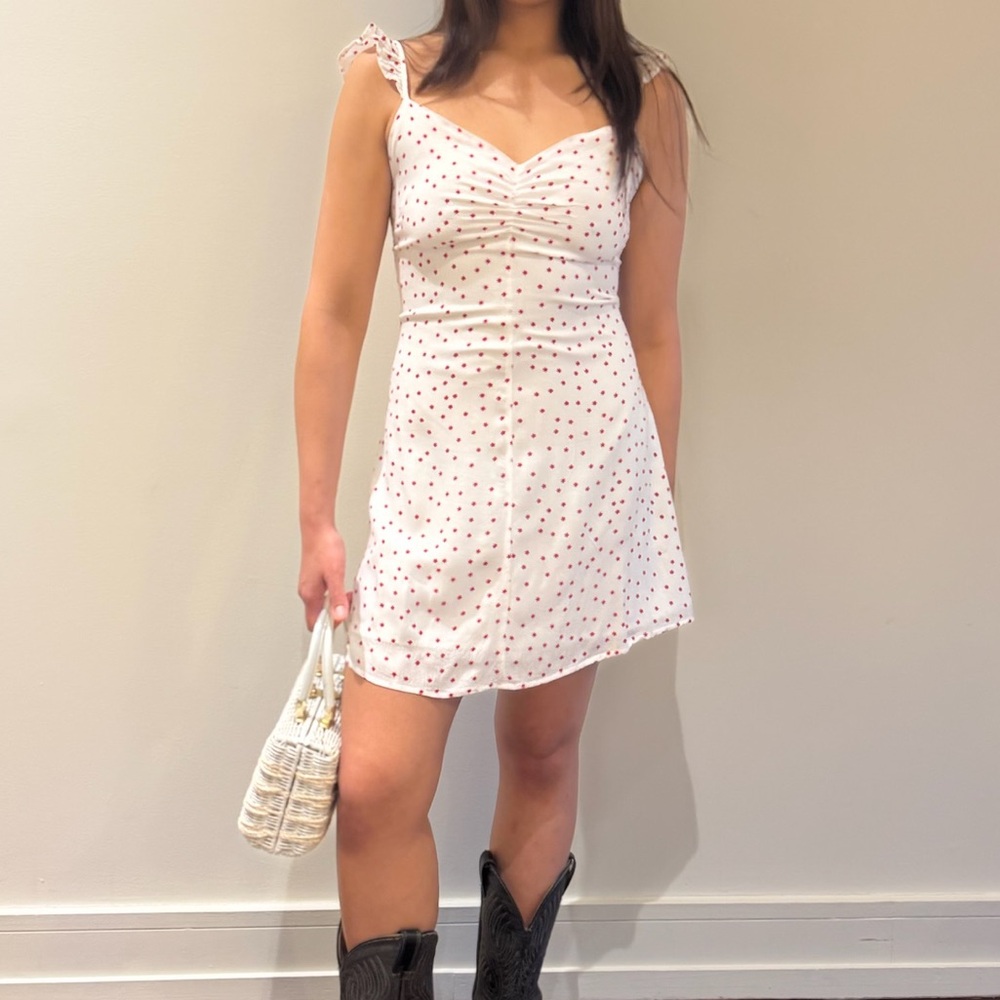 BB Dakota White Mini Dress with Red Star Pattern - Picture 4 of 13